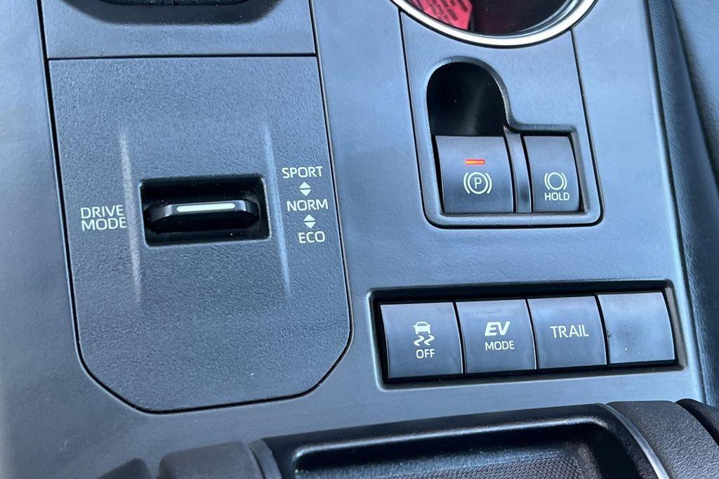 used 2021 Toyota Highlander Hybrid car, priced at $32,500