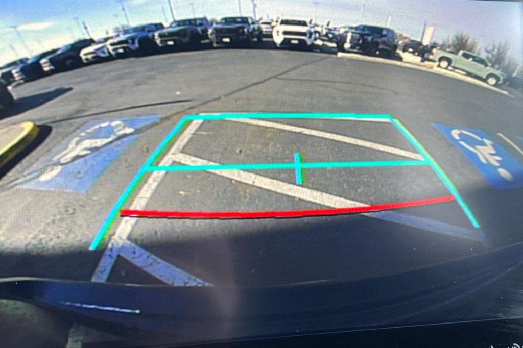 used 2021 Toyota Highlander Hybrid car, priced at $32,500