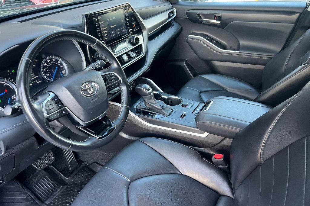 used 2021 Toyota Highlander Hybrid car, priced at $32,500