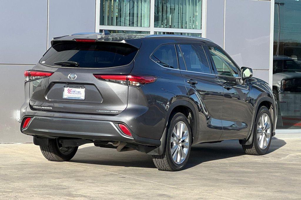 used 2022 Toyota Highlander car, priced at $37,000