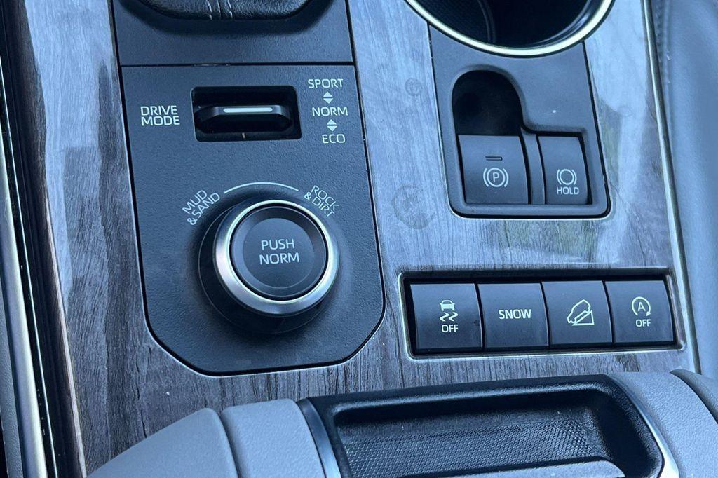 used 2022 Toyota Highlander car, priced at $37,000