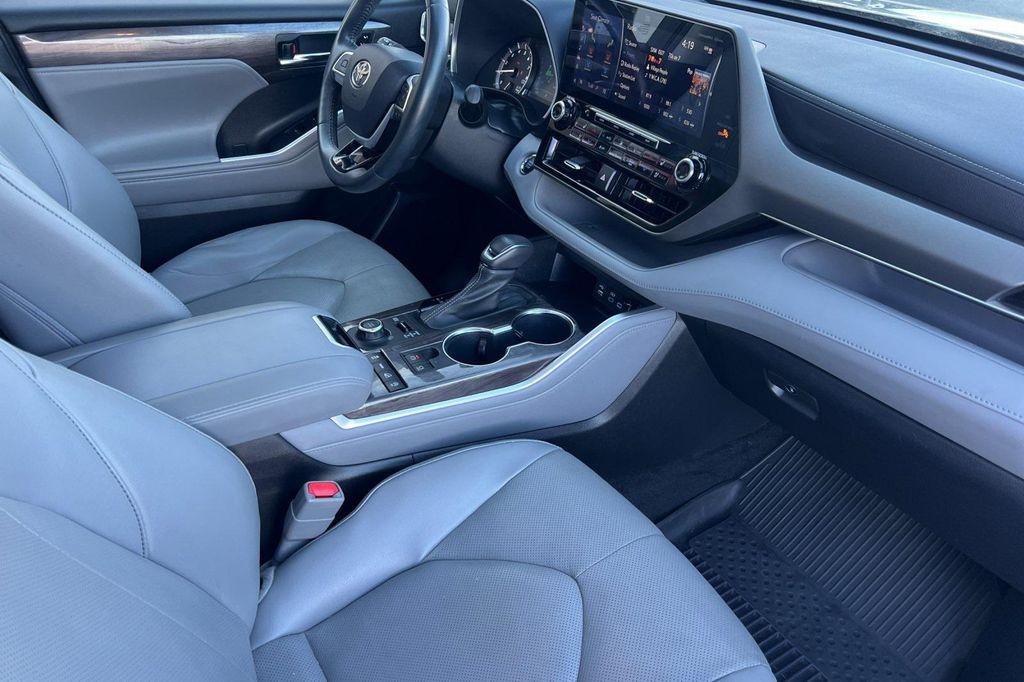 used 2022 Toyota Highlander car, priced at $37,000