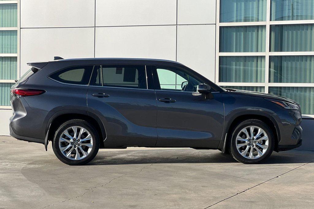 used 2022 Toyota Highlander car, priced at $37,000