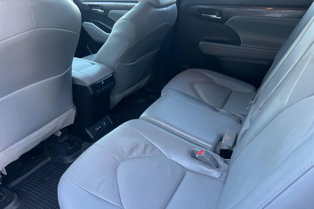 used 2022 Toyota Highlander car, priced at $37,000