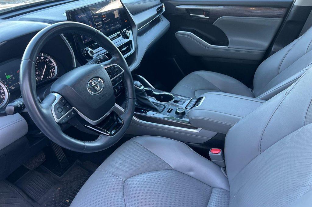 used 2022 Toyota Highlander car, priced at $37,000