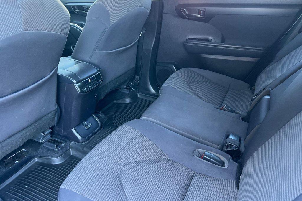 used 2023 Toyota Highlander Hybrid car, priced at $33,750