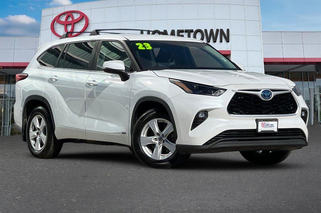 used 2023 Toyota Highlander Hybrid car, priced at $33,750