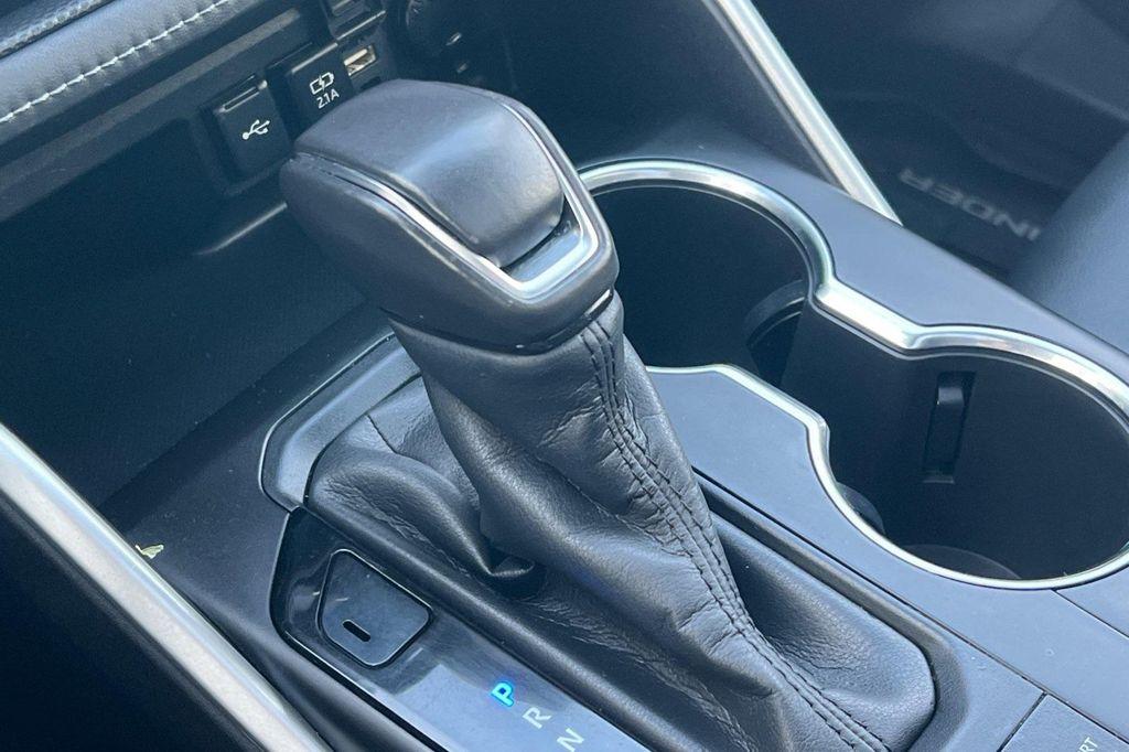 used 2020 Toyota Highlander car, priced at $31,250