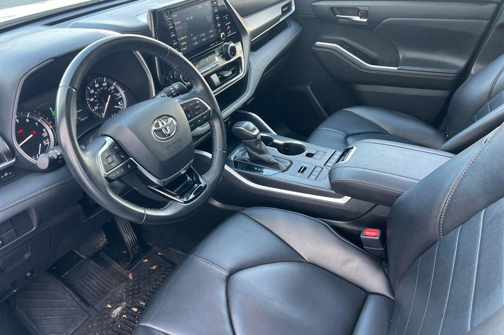used 2020 Toyota Highlander car, priced at $31,250
