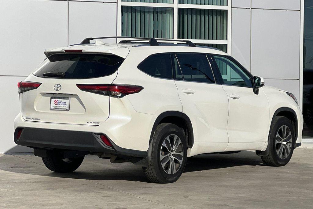 used 2020 Toyota Highlander car, priced at $31,250