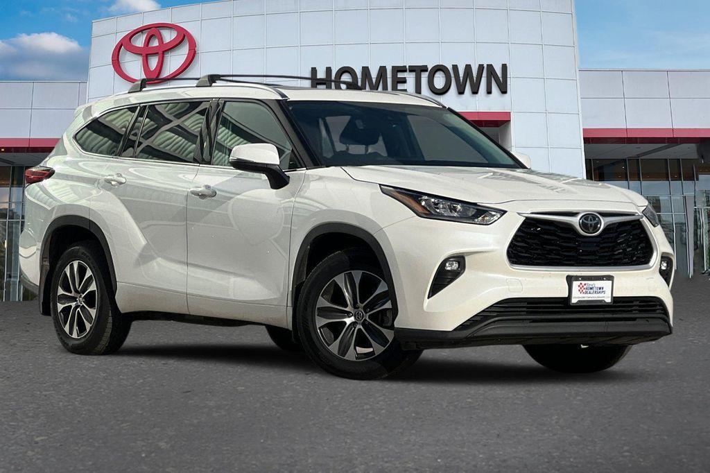 used 2020 Toyota Highlander car, priced at $31,250
