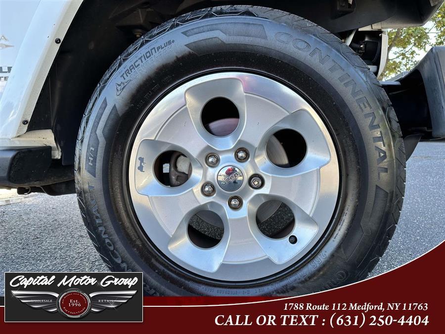 used 2015 Jeep Wrangler Unlimited car, priced at $16,577