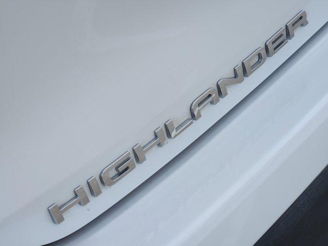 used 2023 Toyota Highlander car, priced at $31,911