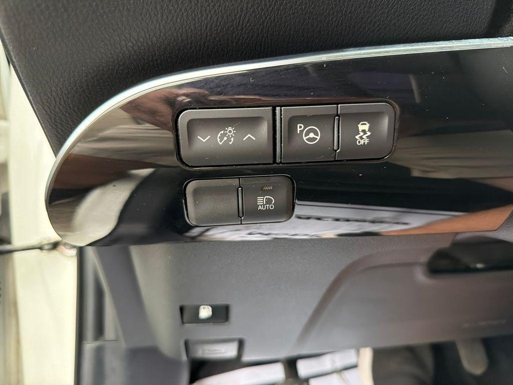 used 2018 Toyota Prius car, priced at $19,290
