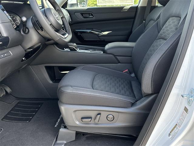 new 2025 Nissan Pathfinder car, priced at $41,007