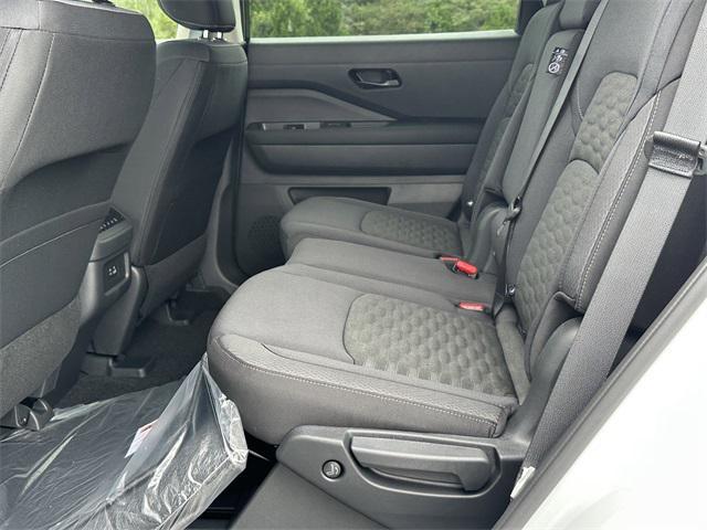 new 2025 Nissan Pathfinder car, priced at $33,721