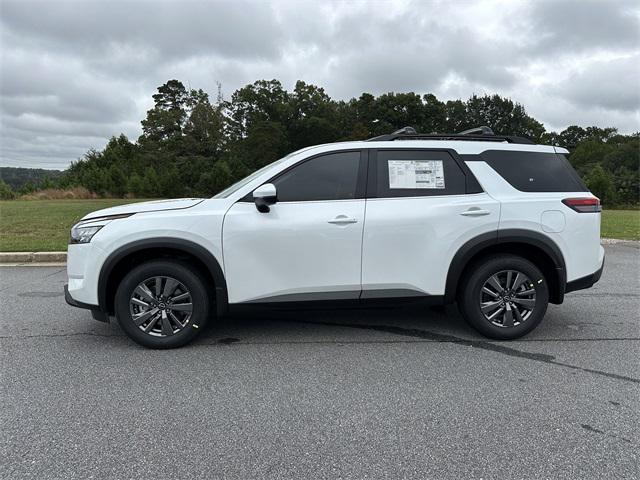 new 2025 Nissan Pathfinder car, priced at $33,721