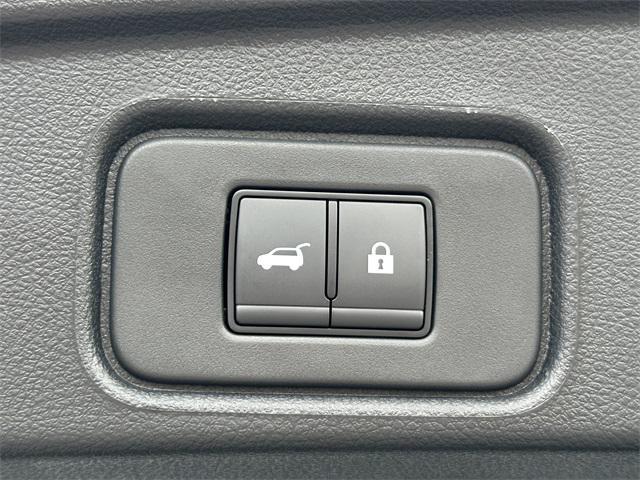 new 2025 Nissan Pathfinder car, priced at $33,721