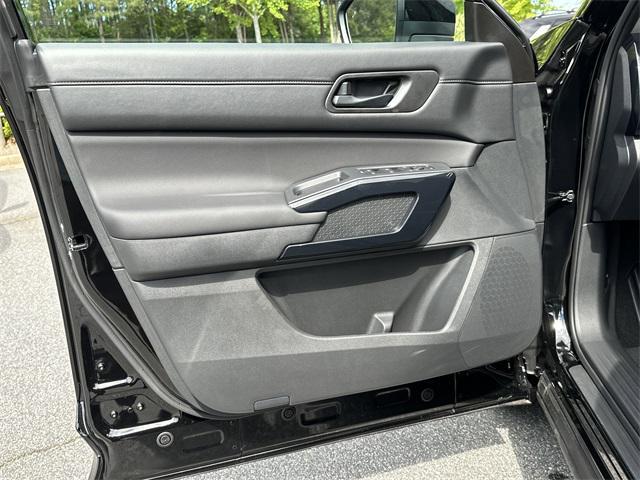 new 2025 Nissan Pathfinder car, priced at $37,612