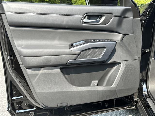 new 2025 Nissan Pathfinder car, priced at $45,109