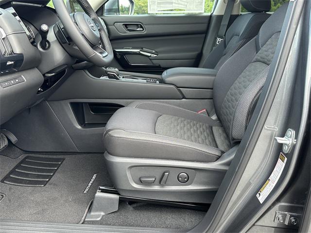new 2025 Nissan Pathfinder car, priced at $42,300