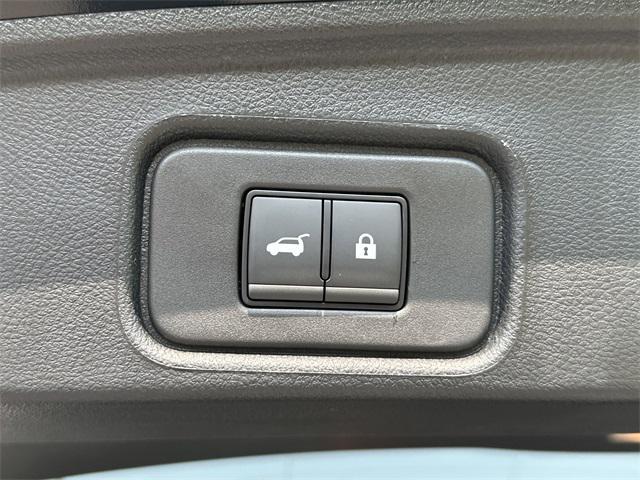 new 2025 Nissan Pathfinder car, priced at $45,109