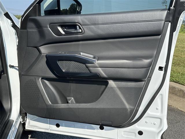 new 2025 Nissan Pathfinder car, priced at $35,610
