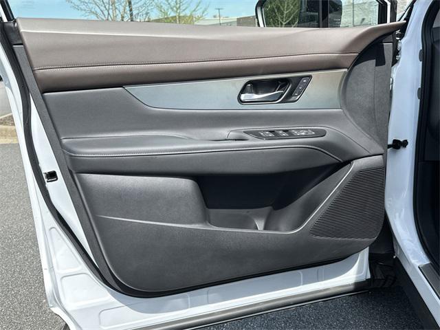new 2025 Nissan Murano car, priced at $50,678