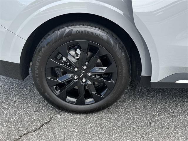 used 2024 Kia Carnival car, priced at $44,981