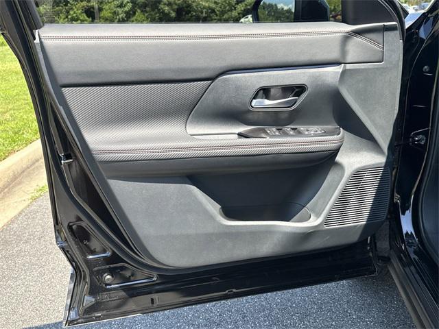 new 2025 Nissan Kicks car, priced at $26,589