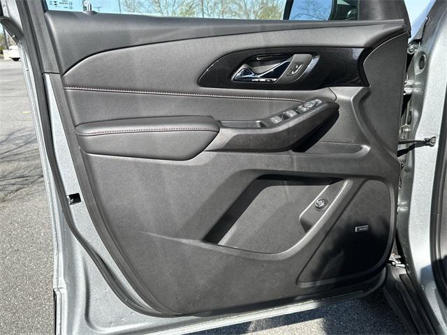used 2023 Chevrolet Traverse car, priced at $36,294