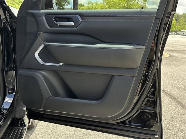 new 2025 Nissan Armada car, priced at $81,103
