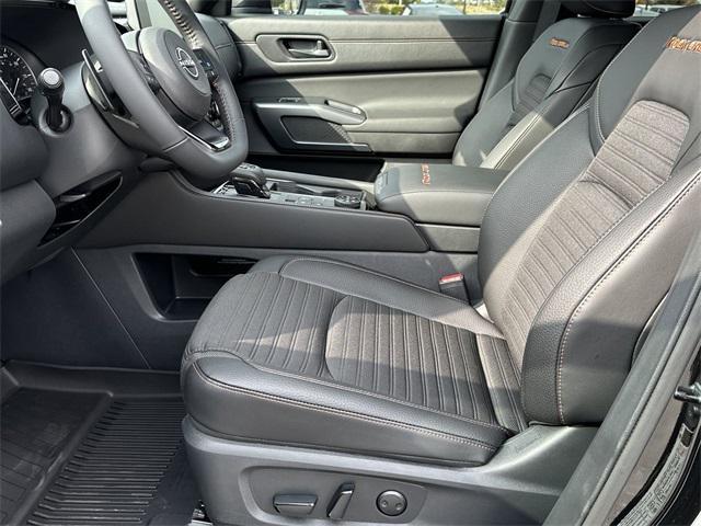 new 2025 Nissan Pathfinder car, priced at $43,178