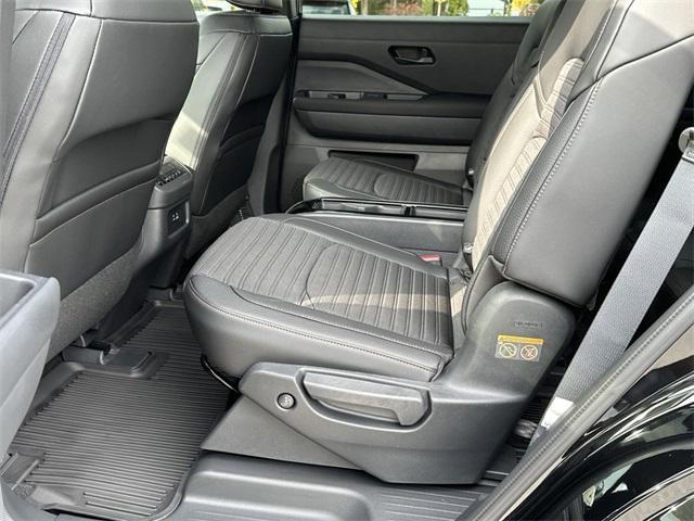 new 2025 Nissan Pathfinder car, priced at $43,178