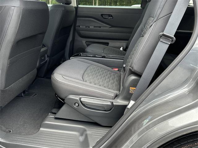 new 2025 Nissan Pathfinder car, priced at $40,604