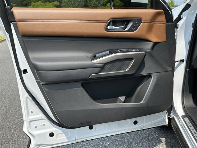 new 2025 Nissan Pathfinder car, priced at $50,220