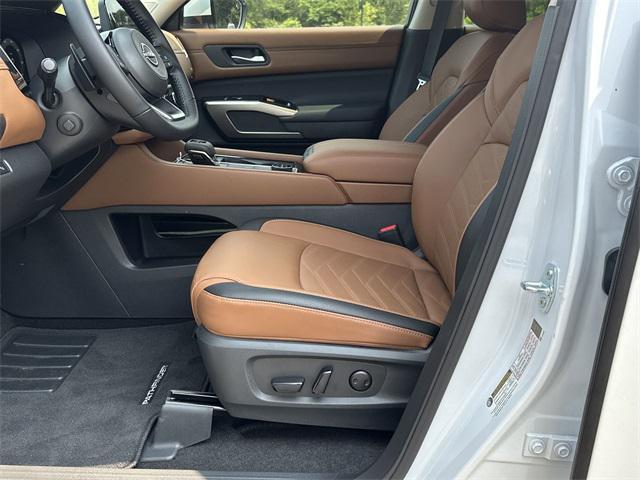 new 2025 Nissan Pathfinder car, priced at $50,220