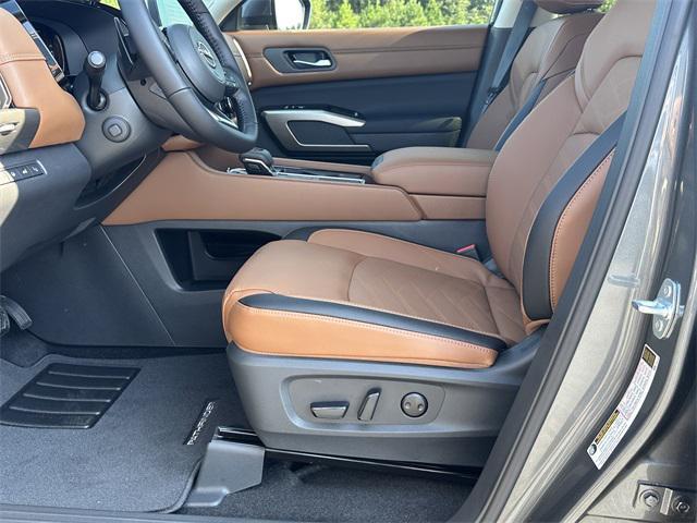 new 2025 Nissan Pathfinder car, priced at $41,570
