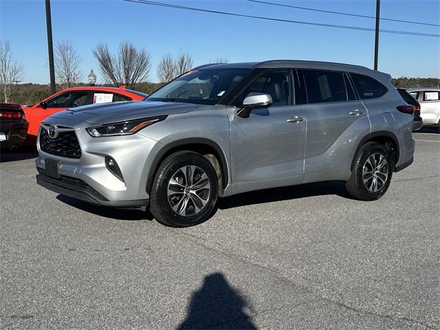 used 2021 Toyota Highlander car, priced at $32,209