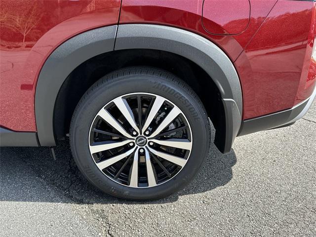 new 2025 Nissan Pathfinder car, priced at $50,060