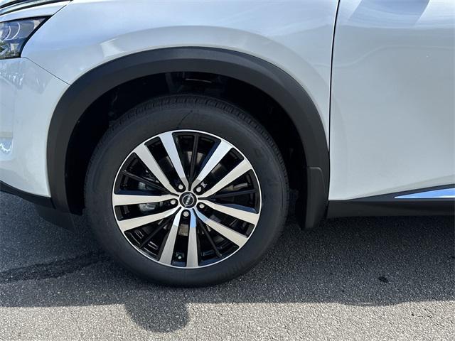 new 2025 Nissan Pathfinder car, priced at $51,172