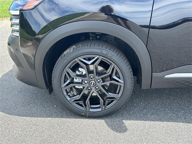new 2025 Nissan Kicks car, priced at $26,976