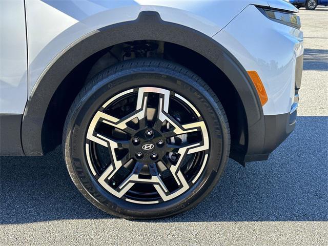 used 2025 Hyundai SANTA CRUZ car, priced at $34,494