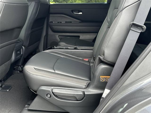 new 2025 Nissan Pathfinder car, priced at $42,863