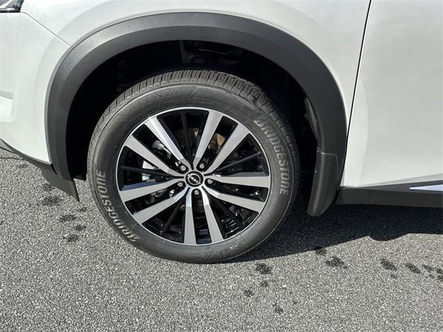 new 2025 Nissan Pathfinder car, priced at $48,784