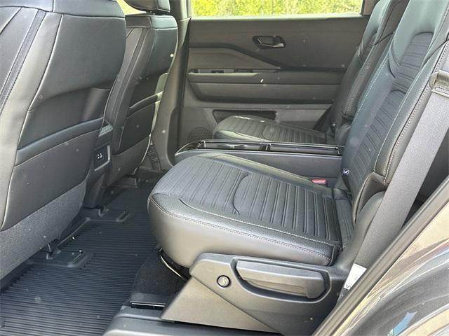 new 2025 Nissan Pathfinder car, priced at $43,413