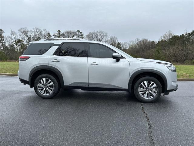 new 2025 Nissan Pathfinder car, priced at $43,407