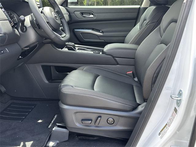 new 2025 Nissan Pathfinder car, priced at $46,857