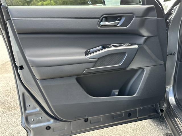 new 2025 Nissan Pathfinder car, priced at $45,987