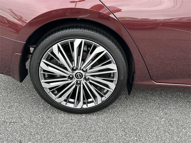 used 2023 Nissan Altima car, priced at $22,981
